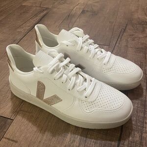 Veja V-10 Extra White Platine Size 9 (EU 40)